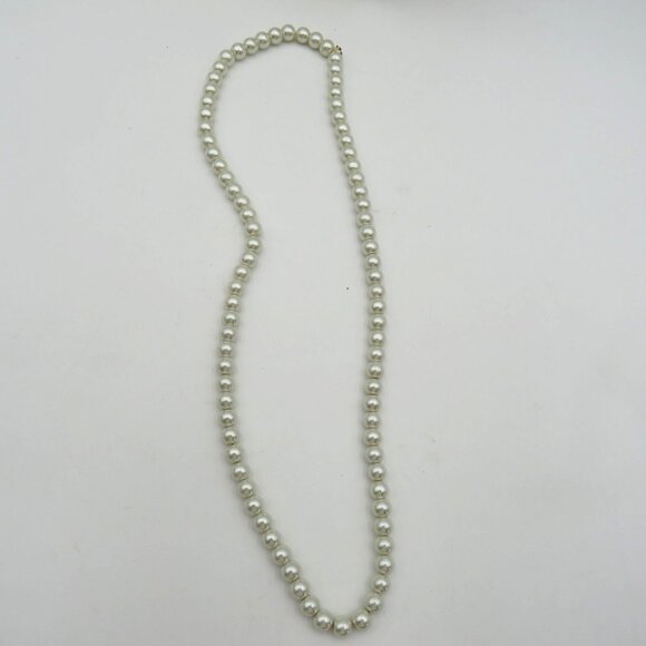 Vintage Imitation Pearl Necklace Strand 24"‎ Long Elegant No Clasp - Picture 6 of 6
